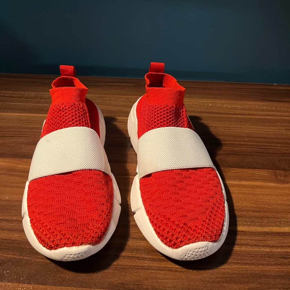 Sonic the Hedgehog shoes kids size 12